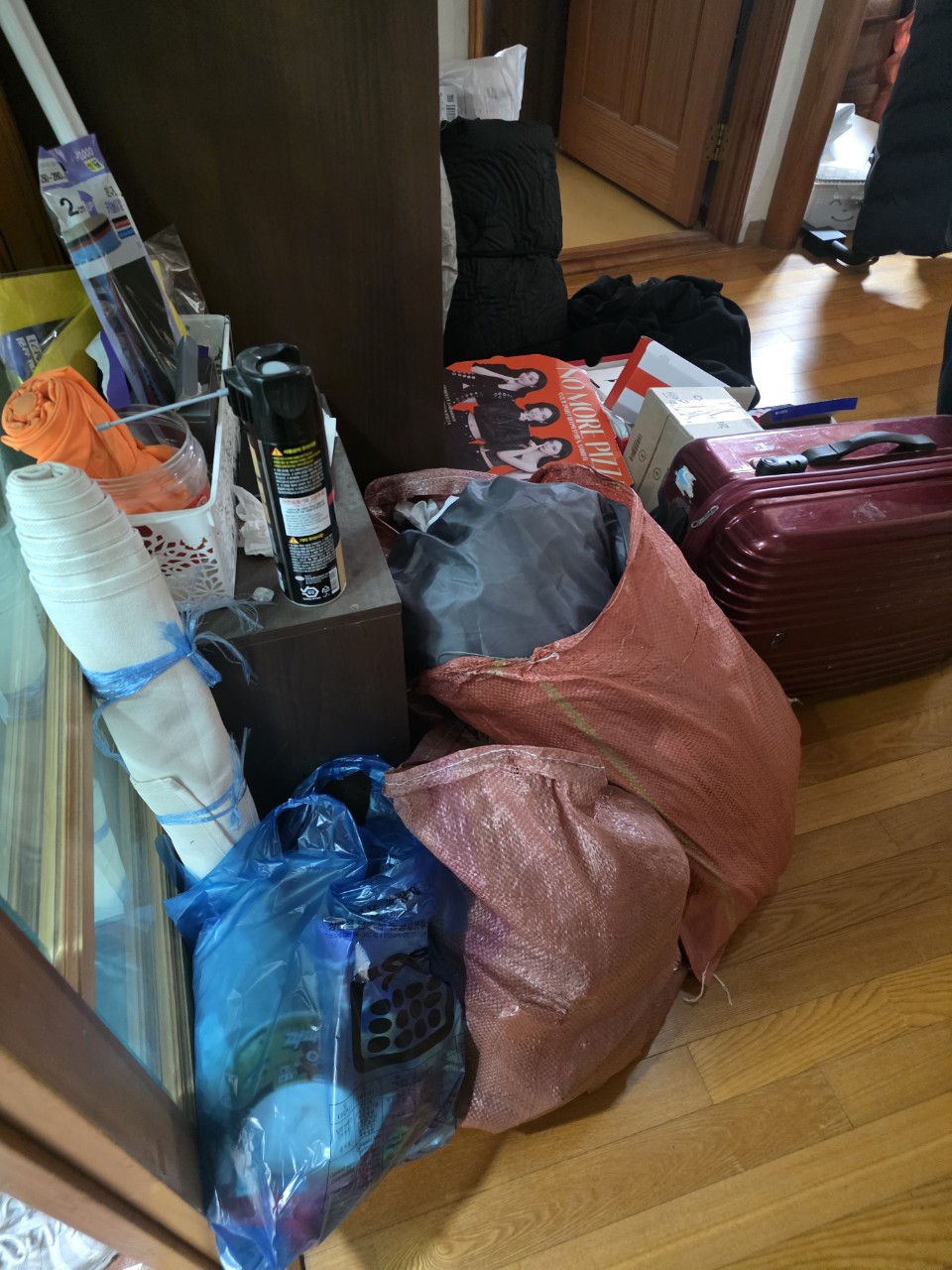 서울 유품정리 작업 중 사진 2